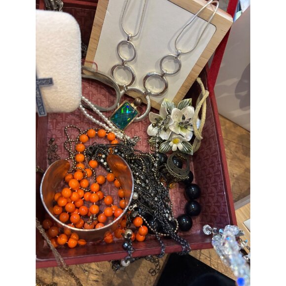 Decorative Red Jewelry Box With Assorted Costume Jewelry & Display Window - Picture 9 of 16